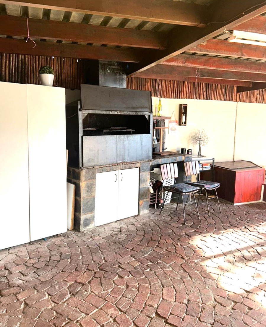 2 Bedroom Property for Sale in Protea Village Western Cape